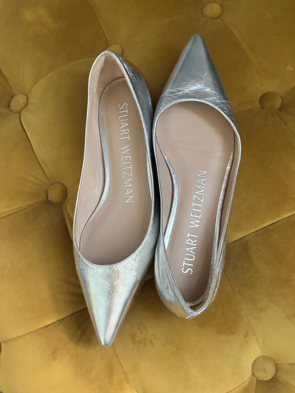 Stuart Weitzman Women's Silver Pointed-Toe Flats 5B - Picture 4 of 6